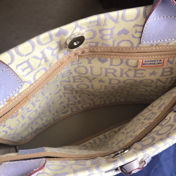 Beautiful Dooney & Bourke Bag - Picture 6 of 8